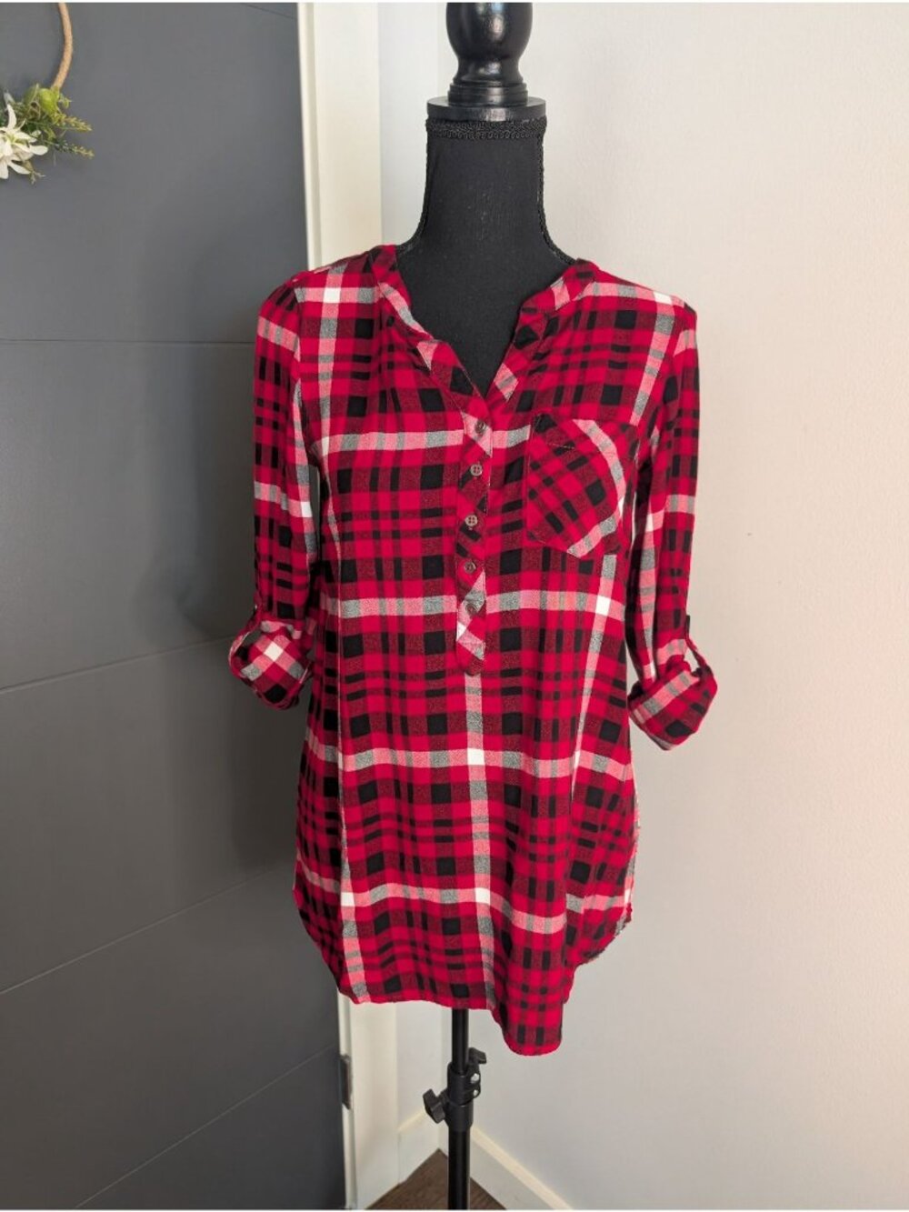 Intro Boutique Red Black and Blue Womens Plaid & Floral Tunic Top - PS
